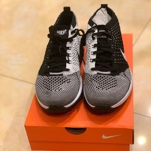 Women’s Nike Flyknit Racer G Golf Shoes Sneakers